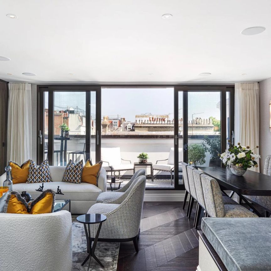 A brand new three-bedroom duplex penthouse apartment with private terrace located just a short walk from Kensington High Street. - Photo 1