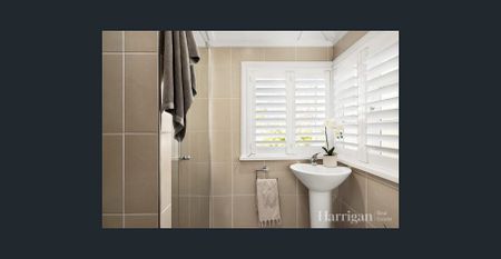 Charming Bardon Abode - Photo 3