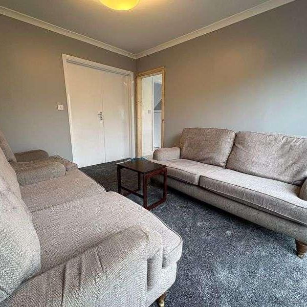 Stirling Close, Uxbridge, UB8 - Photo 1