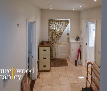 3 bedroom detached house to rent - Photo 4