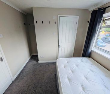 House share to rent - Photo 2