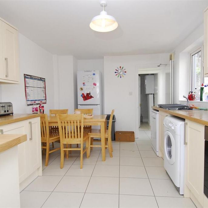 4 bedroom house to rent - Photo 1