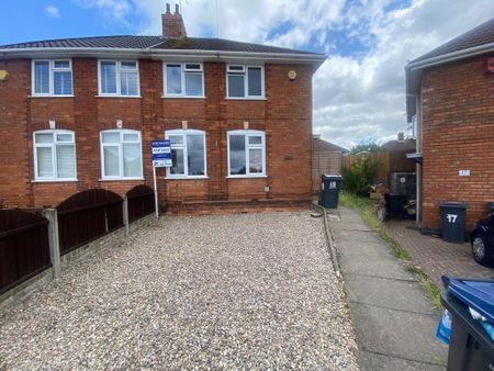 3 bedroom semi-detached house to rent - Photo 3