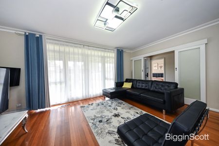 Immaculate in its presentation and prime in its location. - Photo 4