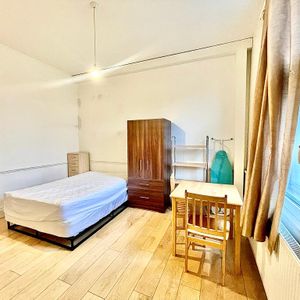 Holloway Road, Islington, London, N7 - Photo 2