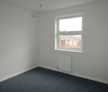 4 bed Terraced - To Let - Photo 3