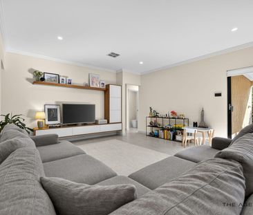 Parkside Elegance Moments from the Canning River - Photo 2