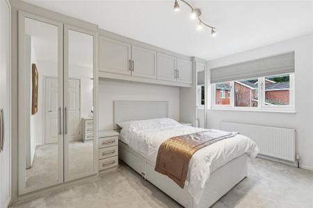 5 bedroom detached house to rent - Photo 4