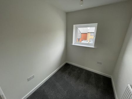 3 bedroom semi-detached house to rent - Photo 4