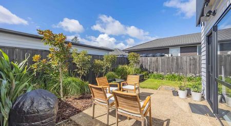 Spacious & Stylish Duplex - Photo 3