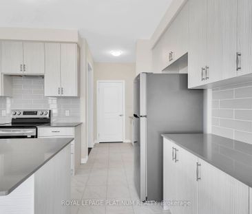 Detached Home For Lease | X8120310 - Photo 1