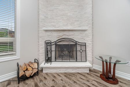 For Lease - 86 Dina Road, Vaughan, Ontario - Photo 5