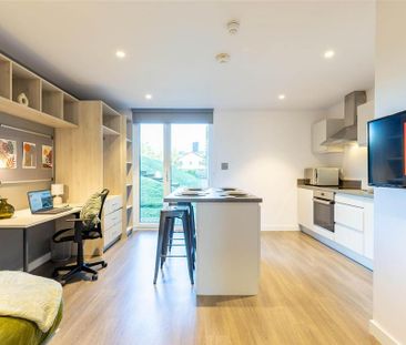 1 bedroom in a flat share to rent - Photo 1