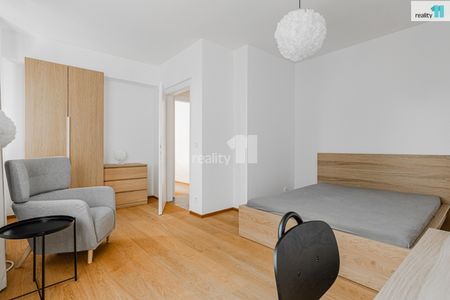 Pronájem bytu 5+1 a více 20 m², U krbu 1156, Praha - Photo 2