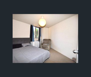 GROUND FLOOR ON THE RIVER! FURNISHED. - Photo 5