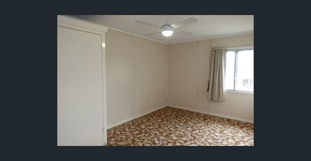 LOVELY HIGH SET BRICK UNIT CLOSE TO REDCLIFFE BEACHES - Photo 4