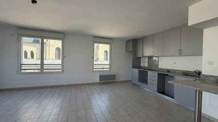 Location Appartement 3 pièces 75m² ENGHIEN LES BAINS 95880 - Photo 2