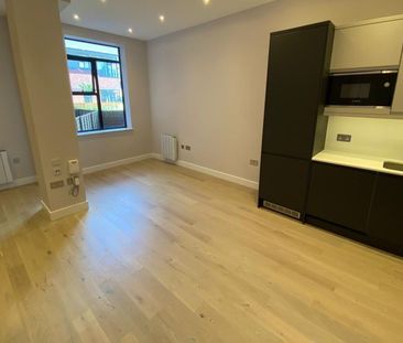 Studio to rent - Photo 1