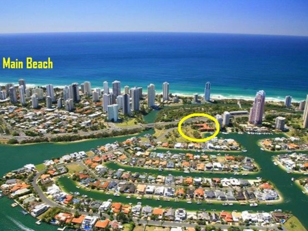 Unit 11, 22-32 Commodore Drive, Surfers Paradise, QLD - Photo 3