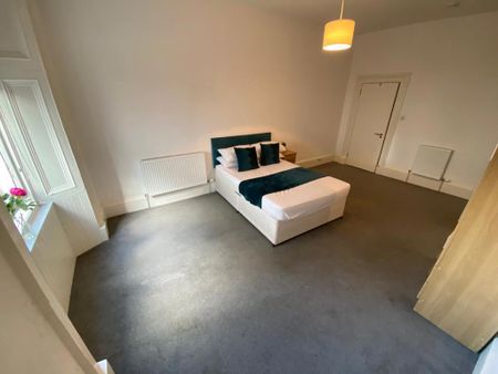 5 bedroom flat to rent - Photo 3