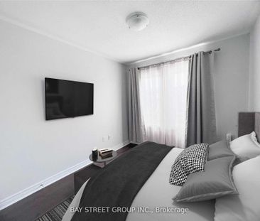 For Lease - 3325 Carding Mill Trail, Oakville, Ontario - Photo 4