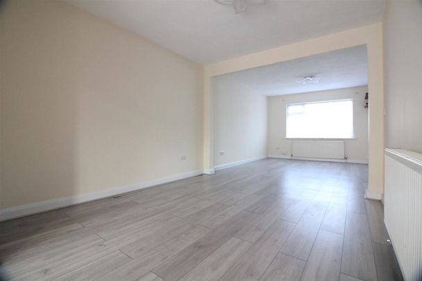 Mansfield Drive, Hayes - Photo 1