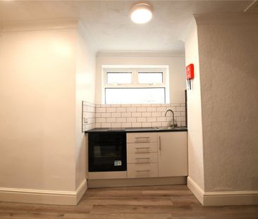 1 Bed Property To Rent - Photo 2