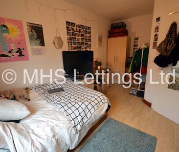 8 Bedroom Mid Terraced House for rent in Manor Drive - Photo 5
