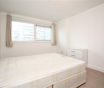 Fathom Court, Basin Approach, Gallions Reach E16 - Photo 5