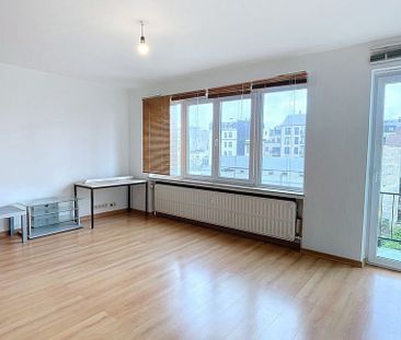 Appartement te huur in Etterbeek voor € 820 met 1 slaapkamer - Foto 1