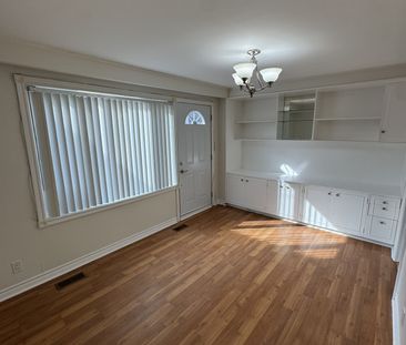 For Lease - 258 Maxwell Street, Toronto, Ontario - Photo 2
