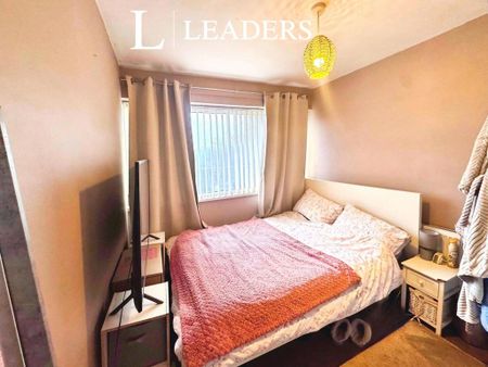 3 bedroom semi-detached house to rent - Photo 4