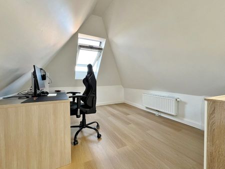 Karaktervolle rijwoning met terras in het centrum van Ieper - Photo 2