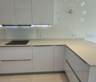 Luxury Townhouse for rent in Nueva Andalucia, Andalusia - Photo 4