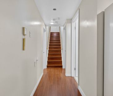 For Lease - 212 Holbeach Crescent, Waterloo, Ontario - Photo 2