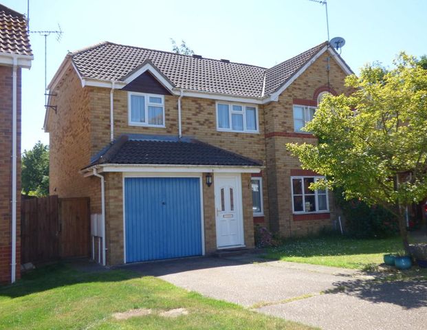 3 bedroom semi-detached house to rent - Photo 1