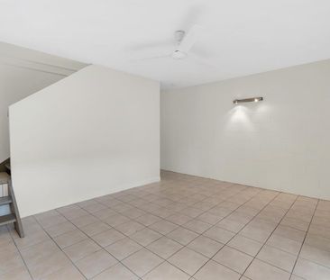 CHARMING TWO BEDROOM TOWNHOUSE ON CITY FRINGE - Photo 3