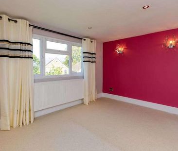 Bryanstone Close, Guildford, Gu, Guildford, GU2 - Photo 4