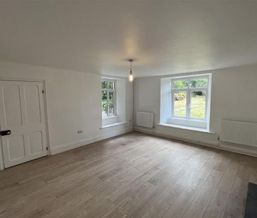 4 bedroom detached house to rent - Photo 2