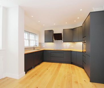 3 bedroom flat to rent - Photo 6