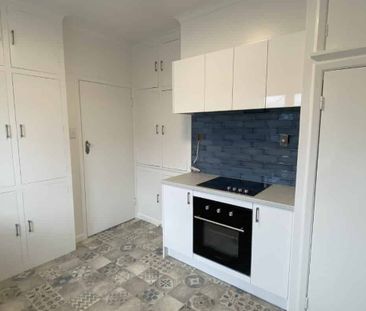 Renovated Art Deco Apartment - Photo 1