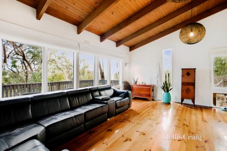 4 Bed, 2 Bath - Photo 4