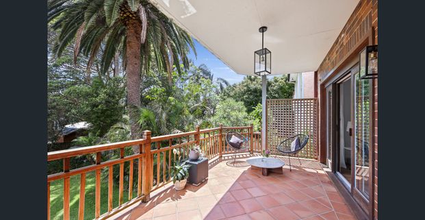 Renovated Art Deco Garden apartments located in this tightly held pocket of Mosman. - Photo 1