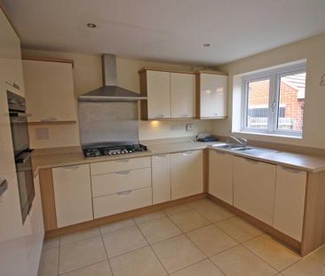 3 bedroom semi-detached house to rent - Photo 4