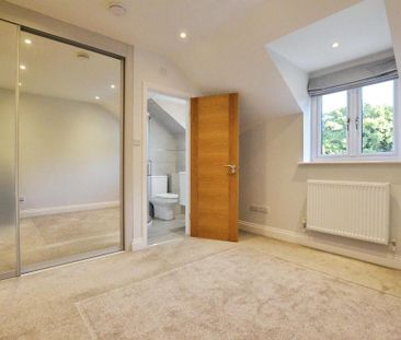 3 bedroom semi-detached house to rent - Photo 4