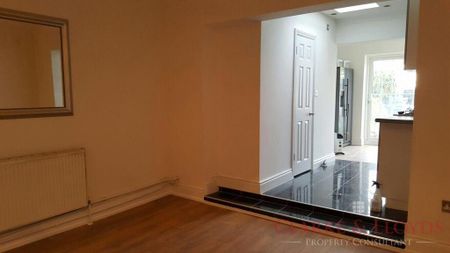 6 bedroom terraced house to rent - Photo 2