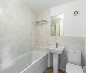 2 bedroom semi-detached house to rent - Photo 5