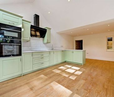 A beautfiully restored four bedroom Cottage - Photo 5