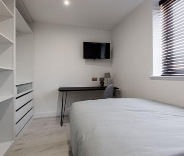 6 bedroom house to rent - Photo 2