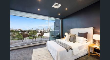 Split-Level Penthouse I Expansive Floorplan I A RARE GEM IN ROSEBERY! - Photo 4